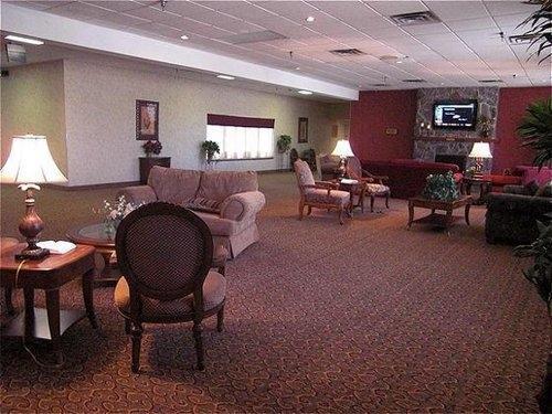 Holiday Lodge Hotel Oak Hill Interior photo